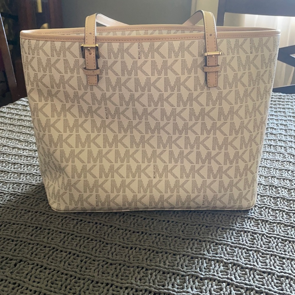 Beautiful Michael Kors tote
